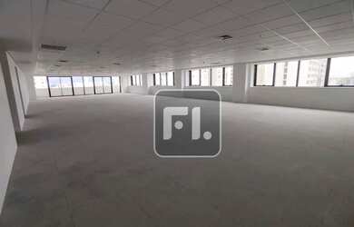 Imagem: O depósito possui 5 Vagas na garagem, 322m² de Área e está