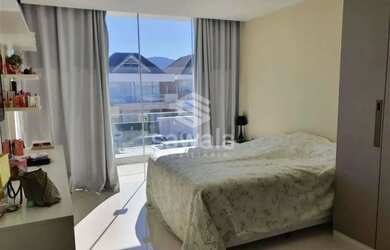 Imagem: A casa possui 5 Dormitórios, 5 Banheiros, 2 Vagas na garagem