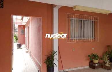 Imagem: A casa possui 2 Dormitórios, 2 Banheiros, 2 Vagas na garagem