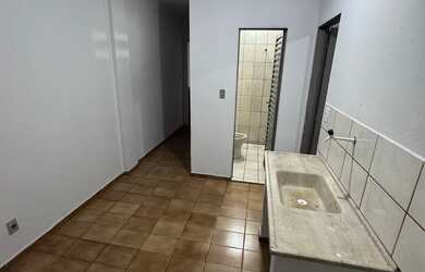 Imagem: A casa possui 1 Dormitório, 1 Banheiro e está localizado