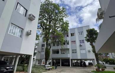 Imagem: O apartamento possui 3 Dormitórios, 1 Banheiro, 1 Vaga na garagem