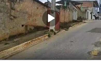 Imagem: A casa possui 1 Dormitório, 1 Banheiro, 1 Vaga na garagem