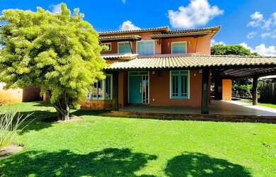 Imagem: A casa em condomínio possui 5 Dormitórios, 4 Banheiros, 4