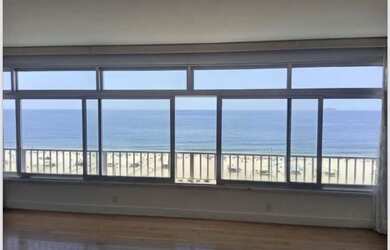 Imagem: O apartamento possui 3 Dormitórios, 3 Banheiros, 2 Vagas na