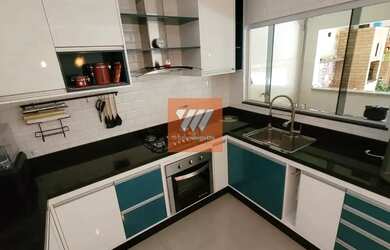 Imagem: A casa possui 2 Dormitórios, 1 Banheiro, 2 Vagas na garagem