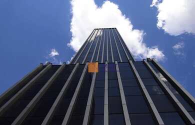 Imagem: O depósito possui 5 Vagas na garagem, 3.588m² de Área e