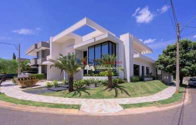 Imagem: A casa em condomínio possui 3 Dormitórios, 5 Banheiros, 4