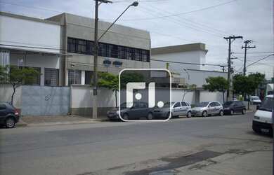 Imagem: O depósito possui 5 Vagas na garagem e 5400m² de Área e está