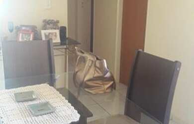 Imagem: O apartamento possui 2 Dormitórios, 1 Banheiro e 1 Vaga na