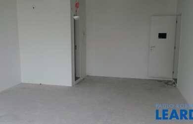 Imagem: O depósito possui 1 Vaga na garagem e 36m² de Área e está