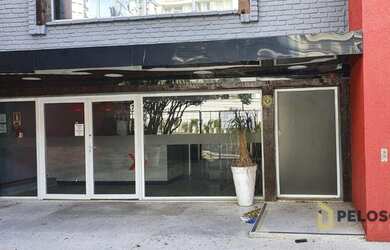 Imagem: O depósito possui 5 Vagas na garagem, 994m² de Área e está