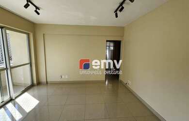 Imagem: O apartamento possui 2 Dormitórios, 1 Banheiro, 2 Vagas na