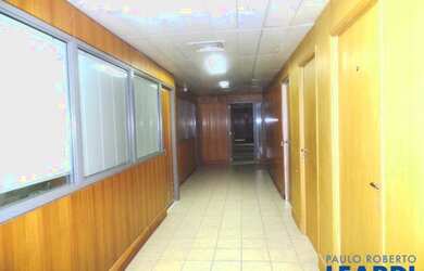 Imagem: O depósito possui 5 Vagas na garagem, 292m² de Área e está