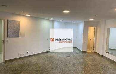 Imagem: O depósito possui 1 Vaga na garagem, 49m² de Área e está