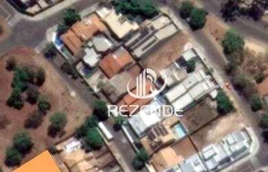 Imagem: O terreno possui 1.694m² de Área e está localizado em Plano