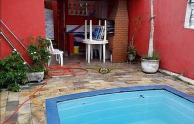 Imagem: A casa possui 3 Dormitórios, 1 Banheiro, 3 Vagas na garagem