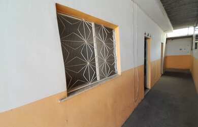 Imagem: A casa possui 2 Dormitórios, 1 Banheiro e 1 Vaga na garagem