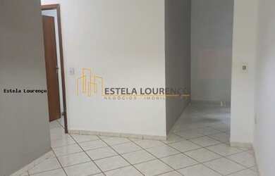 Imagem: A casa possui 3 Dormitórios, 1 Banheiro, 2 Vagas na garagem