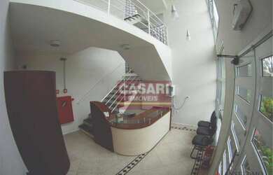 Imagem: O depósito possui 5 Vagas na garagem, 1.200m² de Área e