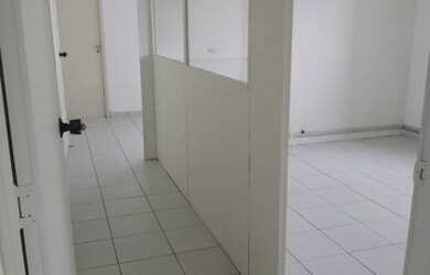 Imagem: O depósito possui 1 Vaga na garagem, 38m² de Área e está