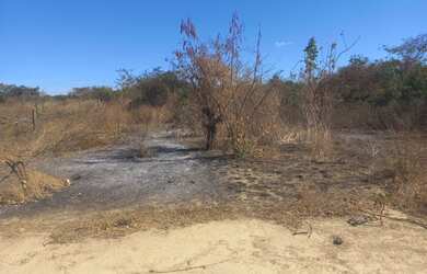 Imagem: O terreno possui 300m² de Área e está localizado em Janaúba