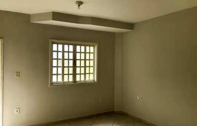 Imagem: A casa possui 2 Dormitórios, 3 Banheiros, 1 Vaga na garagem