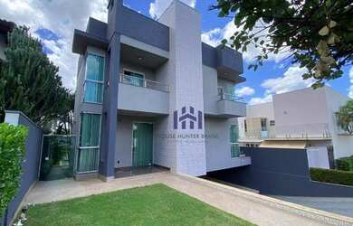 Imagem: A casa em condomínio possui 4 Dormitórios, 5 Banheiros, 5