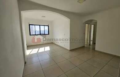 Imagem: O apartamento possui 3 Dormitórios, 1 Banheiro, 1 Vaga na garagem