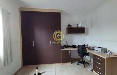 Imagem: A casa em condomínio possui 2 Dormitórios, 3 Banheiros, 2