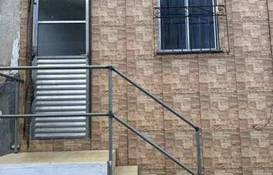 Imagem: A casa possui 1 Dormitório, 1 Banheiro e está localizado