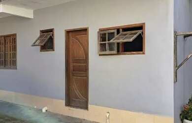 Imagem: A casa possui 1 Dormitório, 1 Banheiro e está localizado