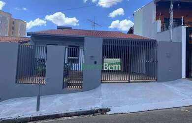 Imagem: A casa possui 3 Dormitórios, 3 Banheiros, 3 Vagas na garagem