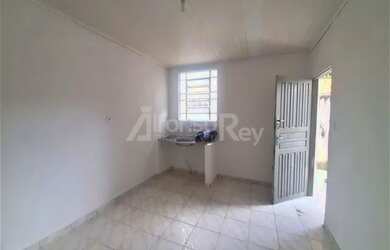 Imagem: A casa possui 1 Dormitório, 1 Banheiro e 50m² de Área e está