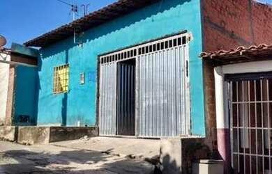 Imagem: A casa possui 2 Dormitórios, 2 Banheiros, 1 Vaga na garagem