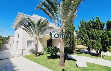 Imagem: A casa em condomínio possui 4 Dormitórios, 5 Banheiros, 5