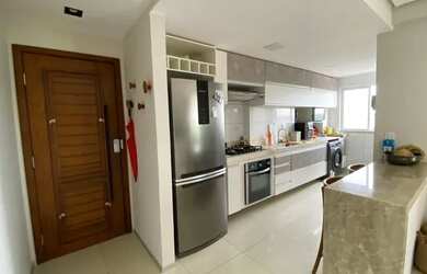 Imagem: O apartamento possui 3 Dormitórios, 3 Banheiros, 2 Vagas na