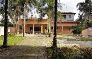 Imagem: A casa em condomínio possui 4 Dormitórios, 5 Banheiros, 2