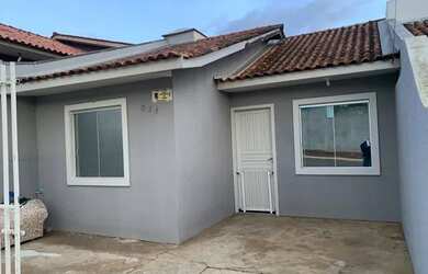 Imagem: A casa possui 2 Dormitórios, 1 Banheiro, 1 Vaga na garagem