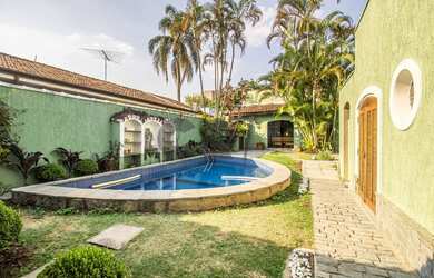 Imagem: A casa em condomínio possui 4 Dormitórios, 5 Banheiros, 2