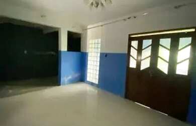 Imagem: A casa possui 2 Dormitórios, 2 Banheiros, 2 Vagas na garagem