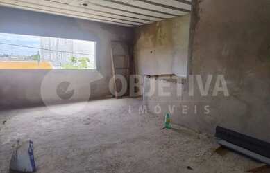 Imagem: O depósito possui 2 Vagas na garagem, 156m² de Área e está