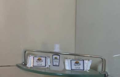 Imagem 15: Rancho vista pro lago. Acomodam 10 pessoas, 4 Vagas na garageme2 Dormitórios