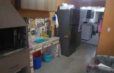 Imagem 11: Casa em Porto Alegre, no bairro Hípica, com 2 dormitório s , e 2 banheiros,...