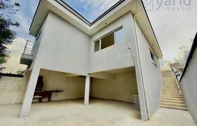 Imagem: A casa em condomínio possui 3 Dormitórios, 2 Banheiros, 3