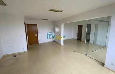 Imagem: O depósito possui 1 Vaga na garagem e 64m² de Área e está