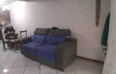 Imagem 2: Casa em Porto Alegre, no bairro Hípica, com 2 dormitório s , e 2 banheiros,...