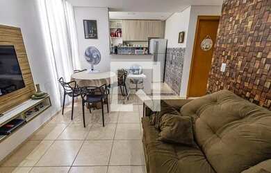 Imagem: O apartamento possui 2 Dormitórios, 1 Banheiro, 1 Vaga na garagem