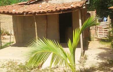 Imagem: TERRENO COM CASA QUASE TERMINADA DE TIJOLO