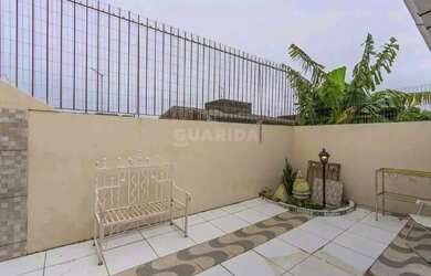 Imagem 13: Casa em Condomínio com 4 dormitórios, sendo 1 suíte, e 2 vagas de garagem...