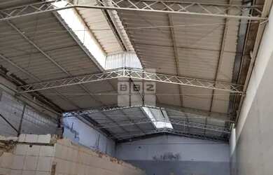 Imagem: O terreno possui 678m² de Área, Imóvel novo e está localizado